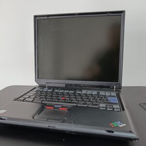 Portatile notebook R40 IBM Thinkpad Type 2681 Pentium 4 256MB ram