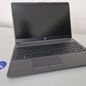 Computer portatile HP 250 G8 Celeron N4020 4Gb RAM SSD 256Gb Windows 11